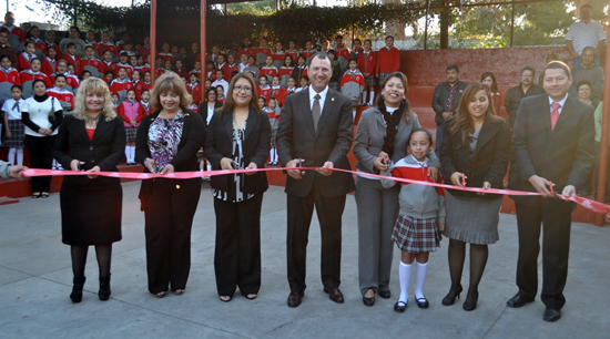   ENTREGA ALCALDE OBRA DE PINTURA GENERAL EN LA ESCUELA  PRIMARIA BENITO JUÁREZ  