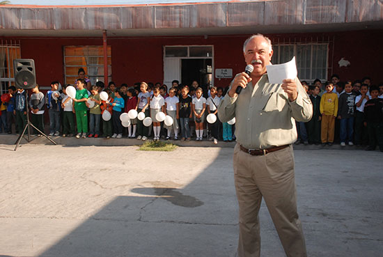 Entrega alcalde obra en escuela Cuauhtemoc