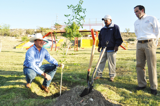 ENTREGA Y ARRANCA  ALCALDE OBRAS DE BIENESTAR SOCIAL A LA  COMUNIDAD 