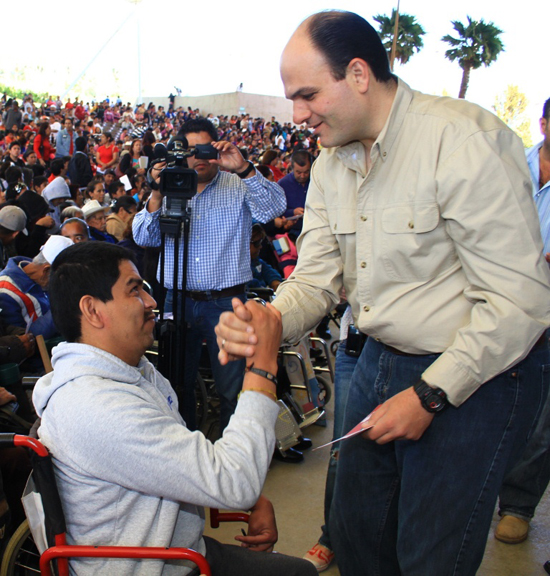 Extiende Jericó programa de becas en Saltillo 