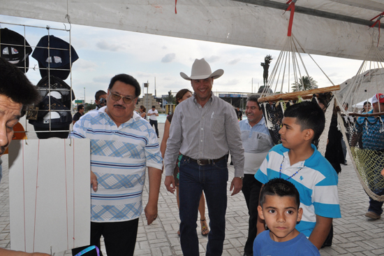 INAUGURA ALCALDE  EXPOSICIÓN COMERCIAL “EL MERCADO  ZARAGOZA EN LA PLAZA DE LAS CULTURAS” 