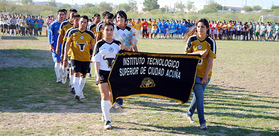 Inaugura alcalde temporada número 52 del Campeonato Municipal de Futbol