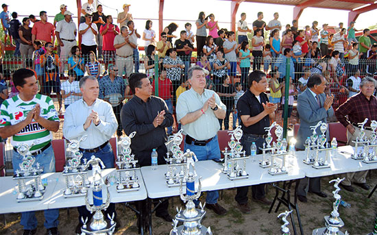 Inaugura alcalde temporada número 52 del Campeonato Municipal de Futbol