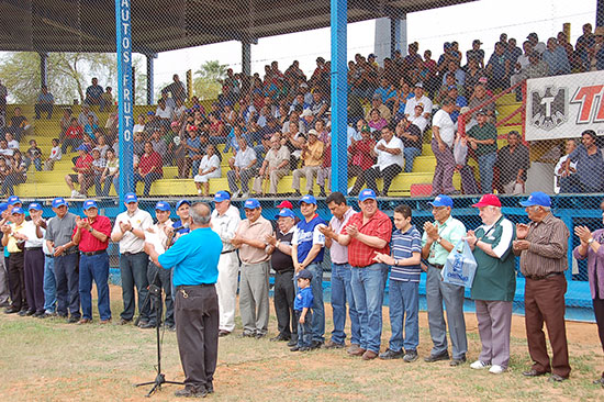 Inaugura Antonio Nerio Liga del Norte en Nueva Rosita