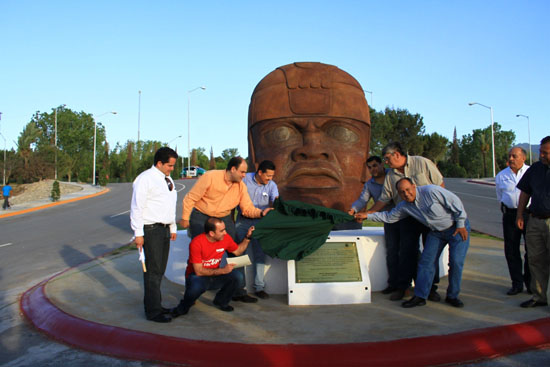 Inaugurá Jericó cabeza Olmeca 