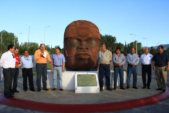 Inaugurá Jericó cabeza Olmeca 