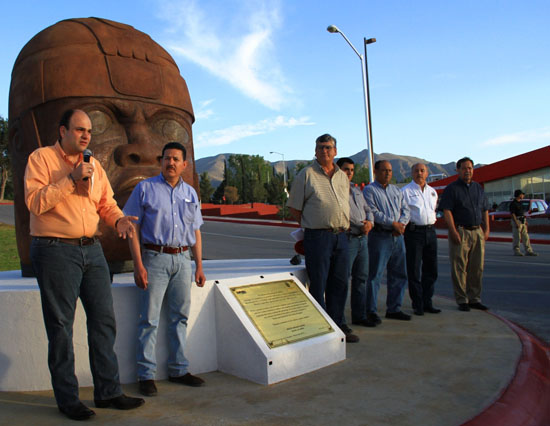 Inaugurá Jericó cabeza Olmeca 