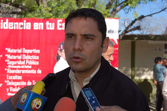 Reafirma  Antonio Nerio compromiso con la educación en el municipio