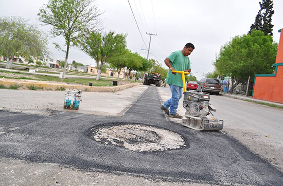 Rehabilita municipio área de equipamiento urbano en la avenida Fidel Villarreal