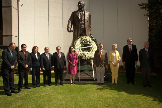  RINDE PRI HOMENAJE A LA MEMORIA DE BENITO JUÁREZ