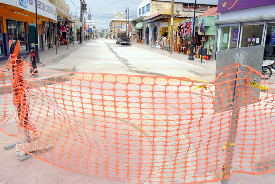 SUPERVISÓ EL ALCALDE TRABAJOS EN LA CALLE HIDALGO DEL SECTOR CENTRO 