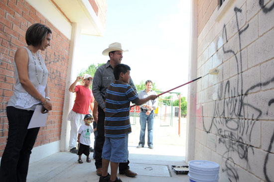 INICIA MUNICIPIO REPARACIÓN Y MANTENIMIENTO DE CENTROS COMUNITARIOS 