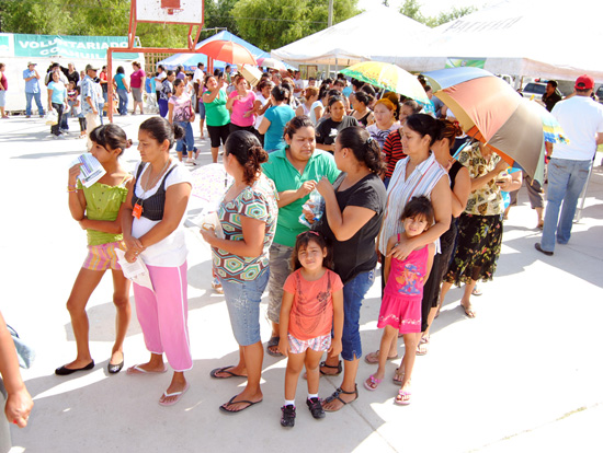 TRES MIL SERVICIOS OFRECIERON EN BRIGADA MULTIDISCIPLINARIA  EN LA COLONIA NUEVA LAGUNA