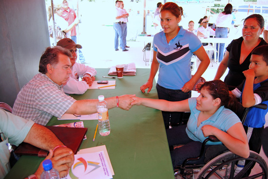 TRES MIL SERVICIOS OFRECIERON EN BRIGADA MULTIDISCIPLINARIA  EN LA COLONIA NUEVA LAGUNA