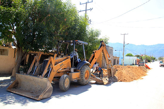 Avanzan trabajos de drenaje en la Colonia Nogalar