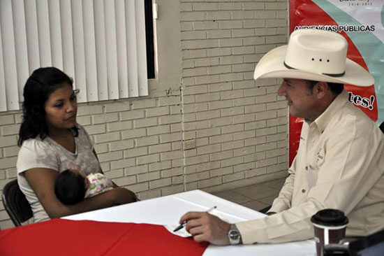 Dialoga alcalde con 105 personas atendidas durante las audiencias públicas