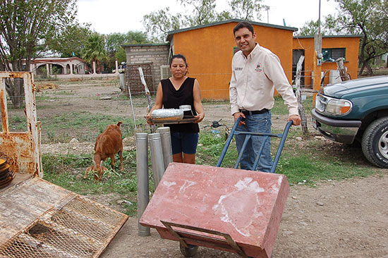 Entrega Antonio Nerio estufas ecológicas a ejidos del municipio