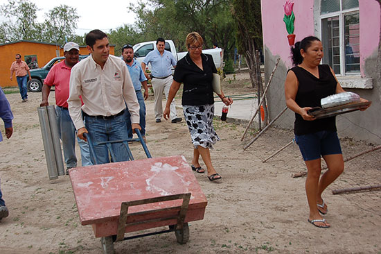 Entrega Antonio Nerio estufas ecológicas a ejidos del municipio