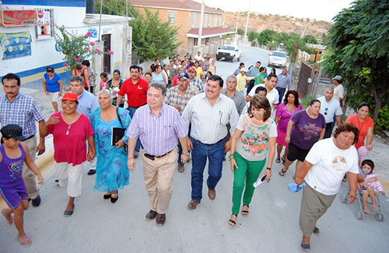 Entregan obras de pavimentación a habitantes de las colonias Refugio Rentería y San Antonio