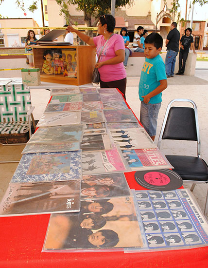 Llenan Gran Plaza de luz y sonido con Festival   de los Beatles  