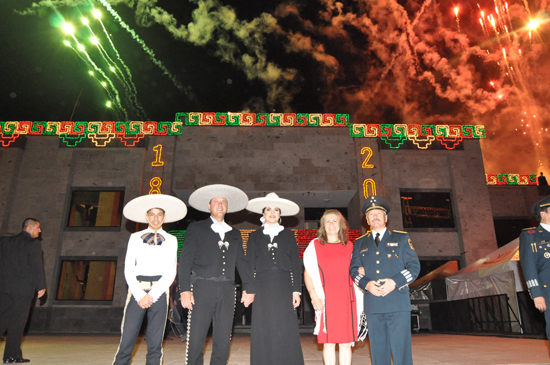 Más de 30 mil nigropetenses disfrutan ceremonia del Grito de Independencia 