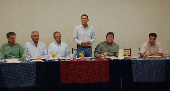 Ratifica Antonio Nerio compromiso con productores de ganado 