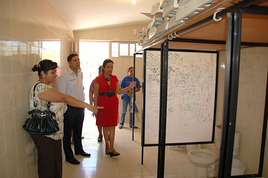 Recorre Antonio Nerio instalaciones de la escuela Lázaro Cárdenas