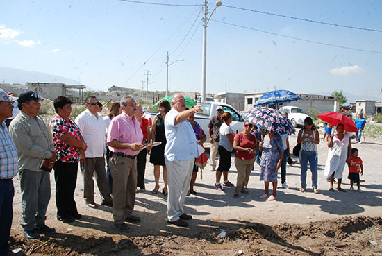 Recorre Melchor Sánchez avances en obra de electrificación