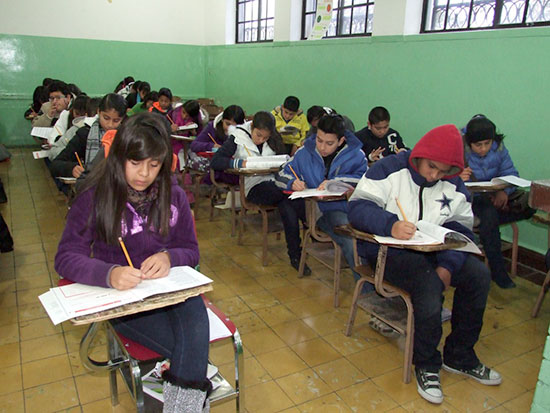 Aplican examen de competencias en secundarias de alta demanda