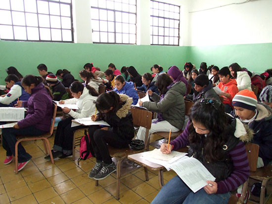 Aplican examen de competencias en secundarias de alta demanda