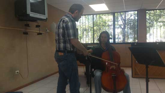  Disfrutan estudiantes de la Escuela superior de Música el éxito del festival Santa Cecilia 2013