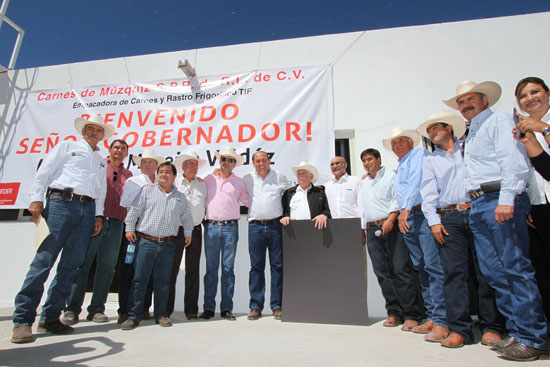 Entrega gobernador Rastro TIF a productores de la Carbonífera