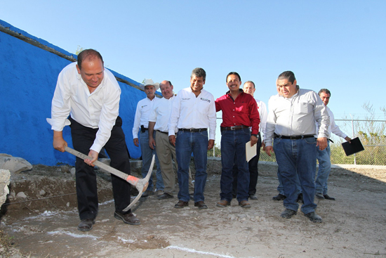 Entrega Rubén Moreira más infraestructura para Ocampo 