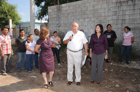 Inicia obra de pavimentación el alcalde Melchor Sánchez