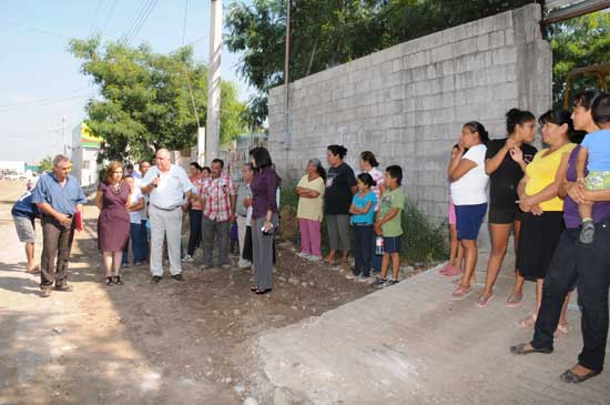 Inicia obra de pavimentación el alcalde Melchor Sánchez