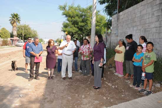 Inicia obra de pavimentación el alcalde Melchor Sánchez