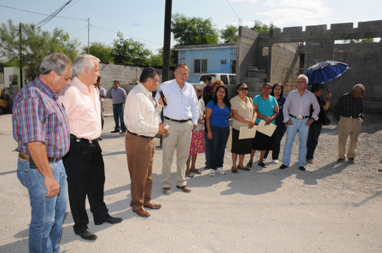 Inicia Regidor Alberto Medina obra de pavimentación en colonia Pedregal 