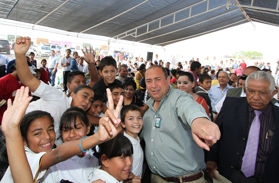 OFRECE GOBERNADOR MÁS ESPACIOS EDUCATIVOS A LA JUVENTUD COAHUILENSE