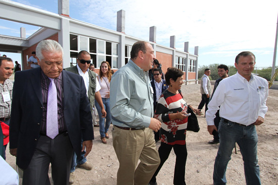 OFRECE GOBERNADOR MÁS ESPACIOS EDUCATIVOS A LA JUVENTUD COAHUILENSE