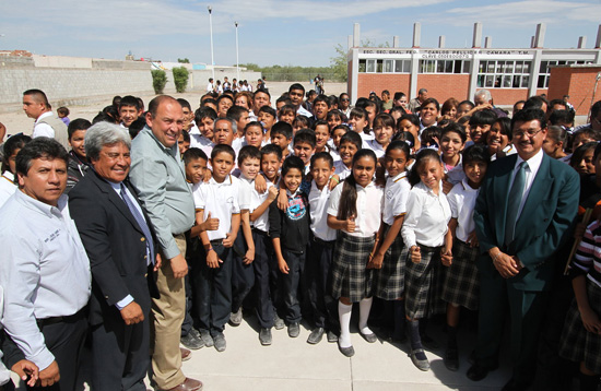 OFRECE GOBERNADOR MÁS ESPACIOS EDUCATIVOS A LA JUVENTUD COAHUILENSE