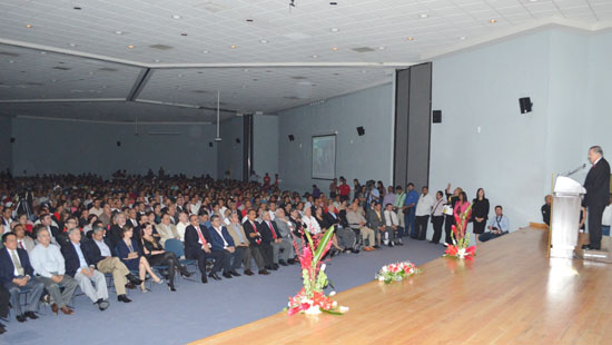 El senador Braulio Fernández presenta su primer Informe en Torreón