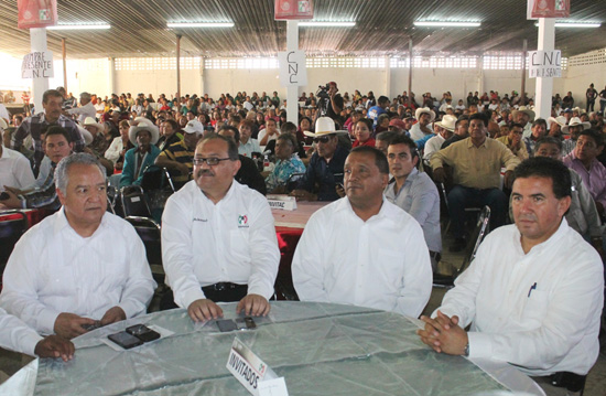  PRESENTA SU PRIMER INFORME LEGISLATIVO EL DIPUTADO FEDERAL DEL PRI, JOSÉ LUIS FLORES MÉNDEZ