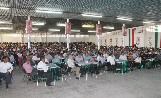  PRESENTA SU PRIMER INFORME LEGISLATIVO EL DIPUTADO FEDERAL DEL PRI, JOSÉ LUIS FLORES MÉNDEZ