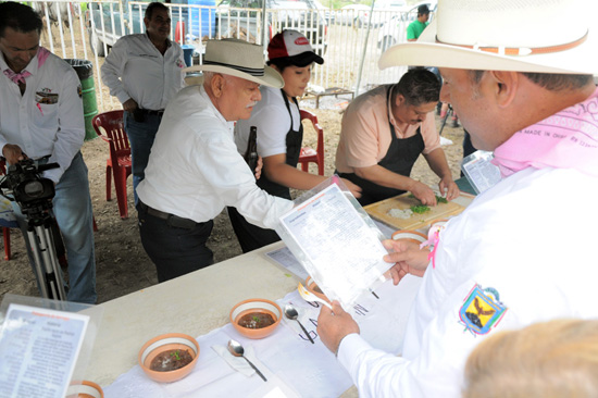 SOCIEDAD Y AUTORIDADES SE UNEN EN NOBLE CAUSA 