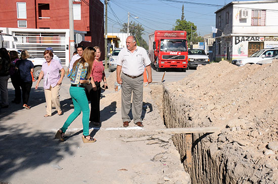 Supervisa Melchor Sánchez obra de introducción de drenaje