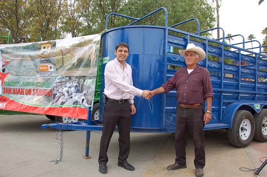 Da Nerio apoyo sin precedente para el campo de San Juan de Sabinas 