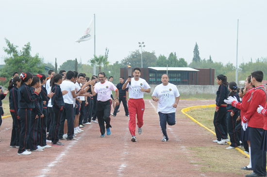 Dan nombramiento oficial a pista de atletismo de Monclova 