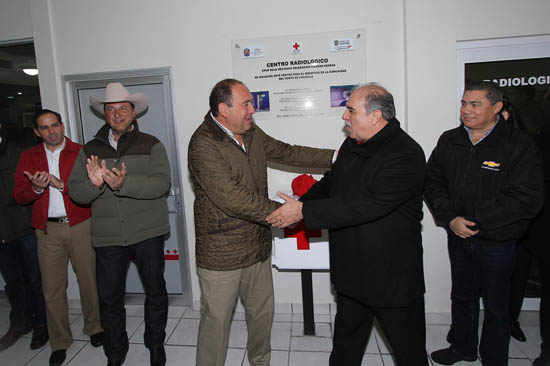   INAUGURA GOBERNADOR CENTRO RADIOLÓGICO DE LA CRUZ ROJA