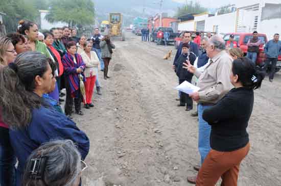 Inicia alcalde Melchor Sánchez obra de pavimentación en Col. Burócratas