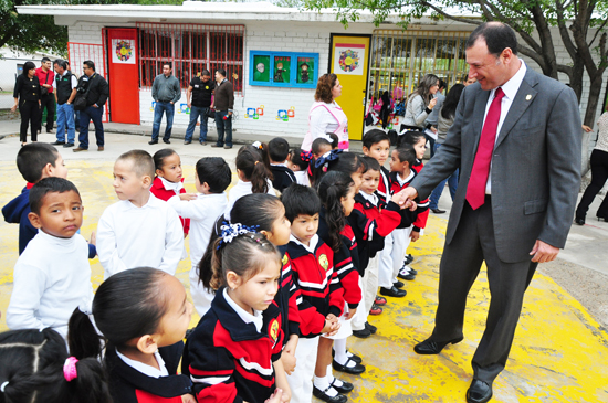   MÁS OBRAS EN LAS ESCUELAS DE PIEDRAS NEGRAS  